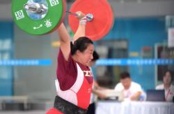 开云体育APP下载-举重比赛中选手们力量大爆发夺冠