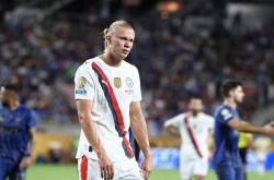 开云体育在线-包含曼城争议输球，遭遇裁判争议遭遇的词条