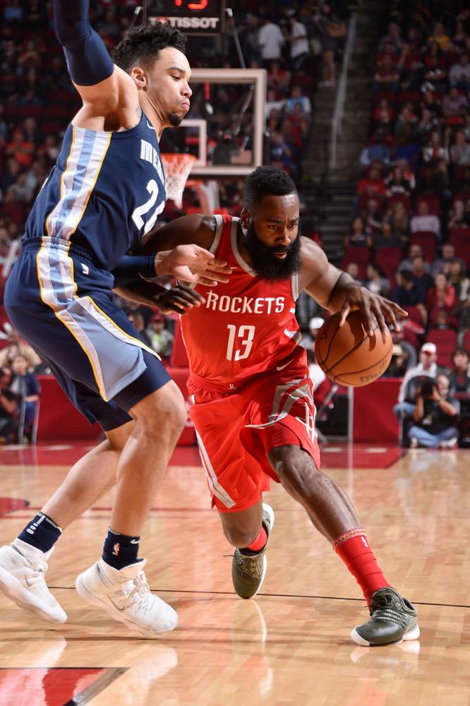 詹皇带队复仇火箭,轻松晋级半决赛 詹皇带队复仇火箭,轻松晋级半决赛