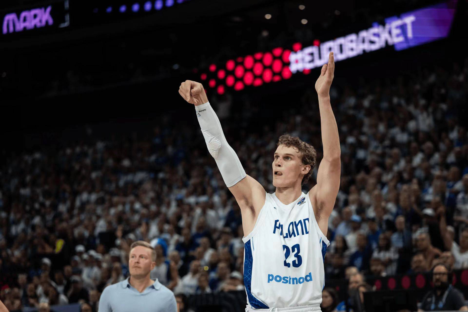 欧锦赛小组赛收官,晋级战火花四射的简单介绍 欧锦赛小组赛收官,晋级战火花四射的简单介绍