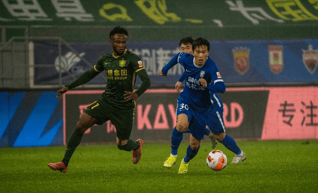 亚眠主场扩大比分，占据积分榜上风的简单介绍