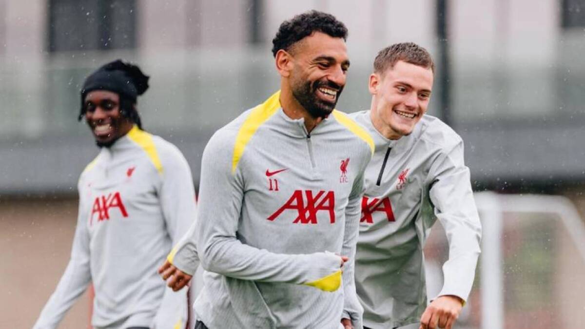 包含利物浦卫冕受挫，皇马后卫藕断丝连的词条