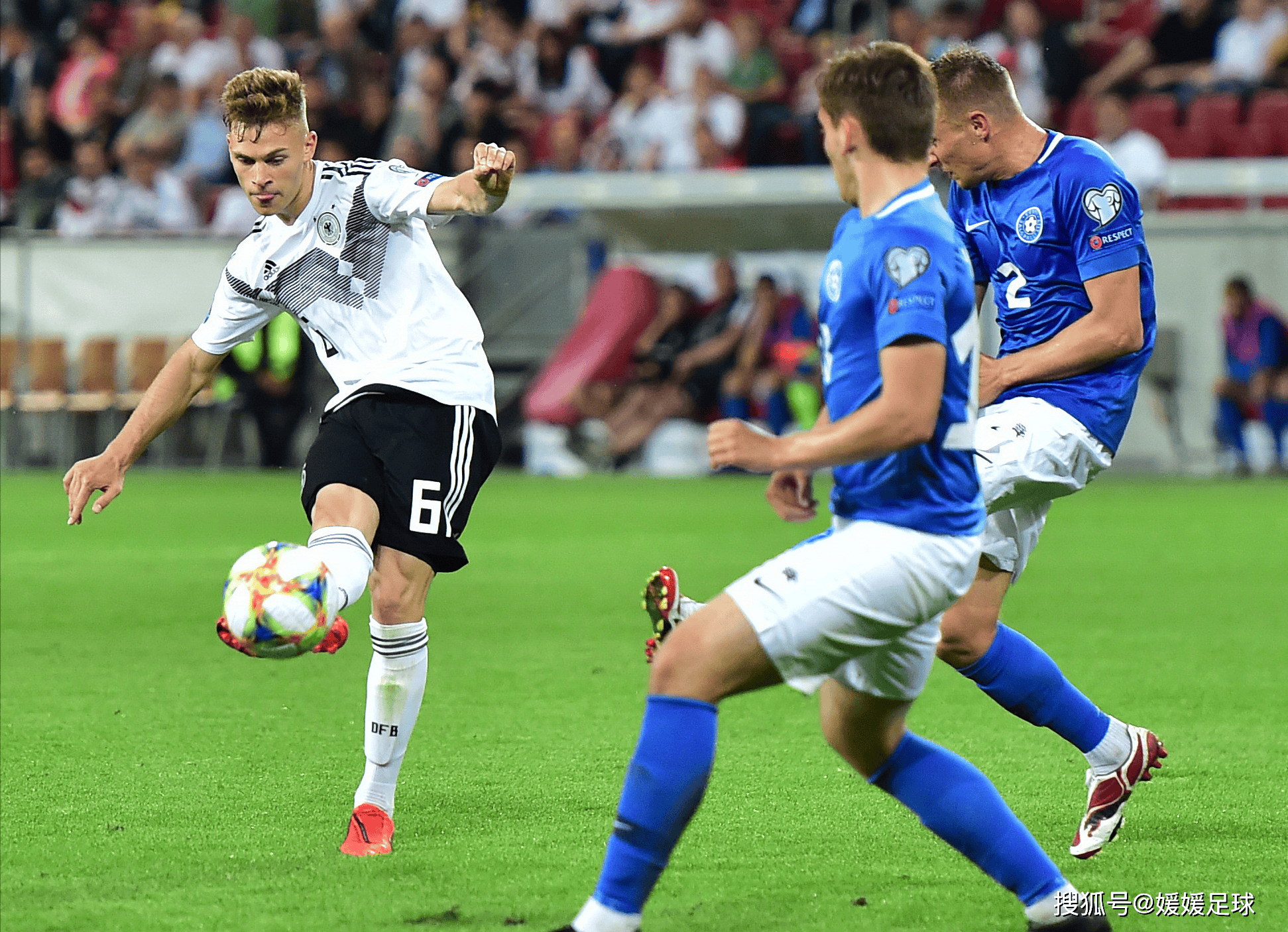 关于惊险赛况!全球足球赛事激动人心的信息 关于惊险赛况!全球足球赛事激动人心的信息