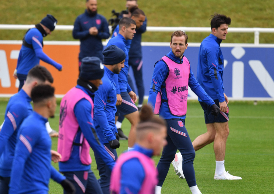 关于豪门对决！竞猜热点上演世纪大战的信息