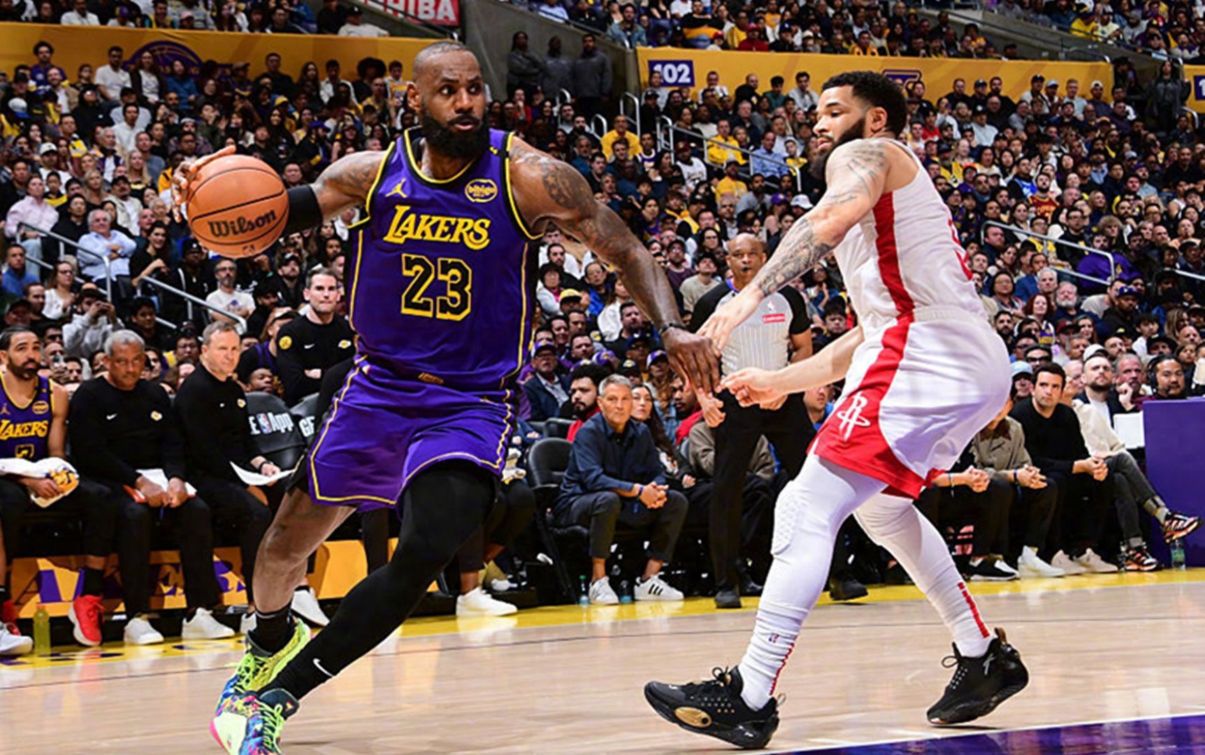 包含湖人翻盘国王,詹姆斯关键制胜的词条 包含湖人翻盘国王,詹姆斯关键制胜的词条